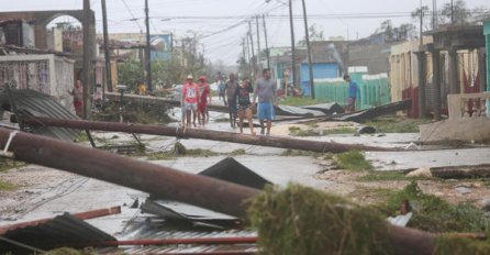 STOTINE KILOMETARA PAKLA: Nakon uragana ostao pustoš, prizori su jezivi (VIDEO)