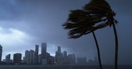 JOŠ ŠEST SATI DO GLAVNOG UDARA: Irma pustoši MIAMI, ali svi strahuju od udara koji će ubrzo uslijediti! (VIDEO)