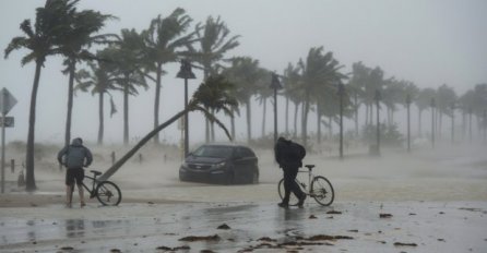 URAGAN IRMA OPUSTOŠIO FLORIDU/  Iz Islamske zajednice Bošnjaka za Novi.ba: Najgori dio uragana je prošao pored nas, naši ljudi su na sigurnom