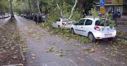 Olujno nevrijeme izazvalo prometni kolaps u Mostaru