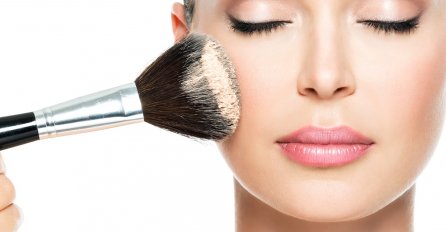 Ovo je najbolji način za nanošenje make up-a! 