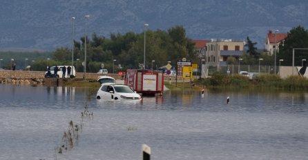 PROGLAŠENO IZVANREDNO STANJE: Poplavljeno preko 1500 objekata, najgore poplave u posljednjih 30 godina! 