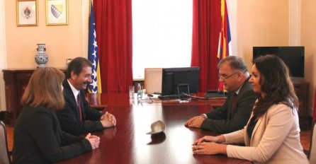 Ivanić razgovarao s ambasadorom Palestine u BiH o odnosima dvije zemlje