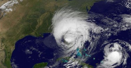 PRIRODNI FENOMEN: Šta se desi kada se sudare dva uragana  (VIDEO)