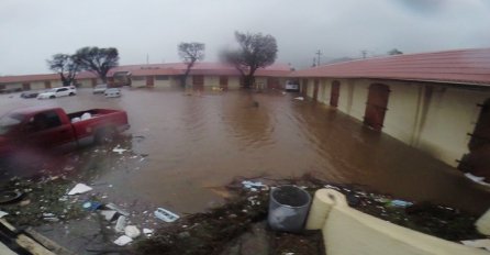 OPŠTI HAOS: Razbojnici pljačkaju, stanovnici gladuju, a turisti bježe