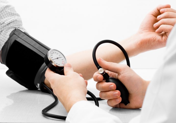 SPAS ZA 5 MINUTA: Snizite visok krvni pritisak BEZ LIJEKOVA!