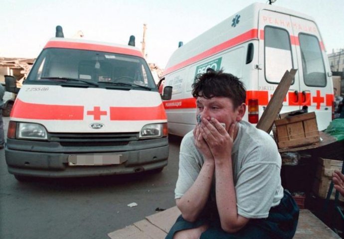 TINEJDŽER UPUCAO MAJKU DOK JE SPAVALA: Razlog stravičnog zločina će vas ŠOKIRATI (FOTO)