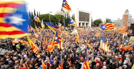 Španija će hapsiti sve gradonačelnike koji budu pomagali katalonski referendum