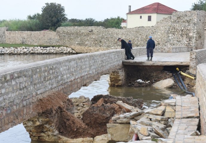 MILIONSKA ŠTETA Nin već treći dan pliva u vodi, Hrvatske vode: "Nasip je bio funkcionalan"