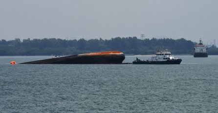 Nakon sudara brodova u blizini Singapura pronađena tijela dva člana posade