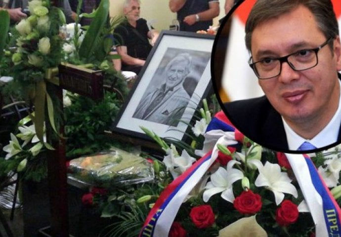 POSLJEDNJI ISPRAĆAJ: Evo kako se Aleksandar Vučić oprostio od Ljubiše Samardžića (FOTO)