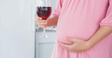 NI ČAŠICU: Ako ste trudne, zaboravite alkohol  - VAŠOJ BEBI MOŽE UČINITI OVO