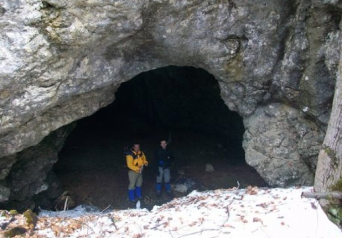 Planinari iz Tomislavgrada probijaju put do pećine Mijata Tomića