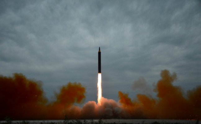 2017-08-29t222019z-1824151395-rc1548fd54b0-rtrmadp-3-northkorea-missiles-1-940x580