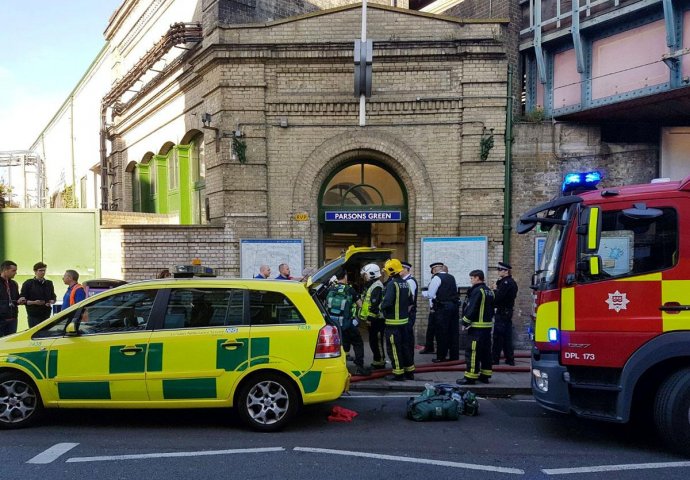 Eksplozija u Londonu okarakterisana kao teroristički napad; Ljudi opečeni i prekriveni krvlju! 