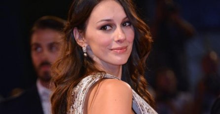 SAD SE SVI VIDI: Sloboda Mićalović važi za jednu od najljepših glumica, a da li je stvarno takva i bez imalo šminke na licu?