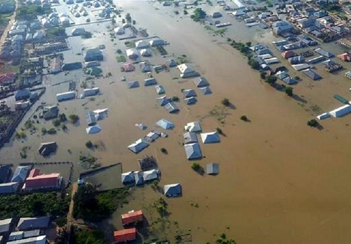 TRAGEDIJA: U velikim poplavama 54 mrtvih, a 200.000 raseljenih