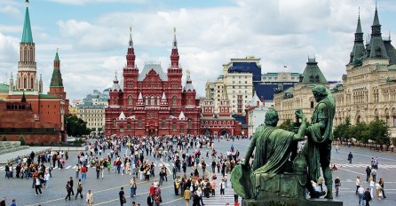 Zbog prijetnje bombom evakuisan noćni klub, Crveni trg skoro blokirala sumnjiva torba!