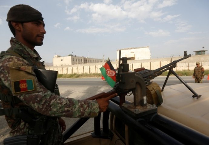ZBOG RASTUĆEG NASILJA: Afganistan planira da naoruža 20.000 civila u borbi protiv pobunjenika