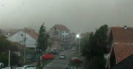KATAKLIZMA U REGIONU:  Uragan kidao drveće, dalekovode, letjeli crijepovi sa krovova (VIDEO)