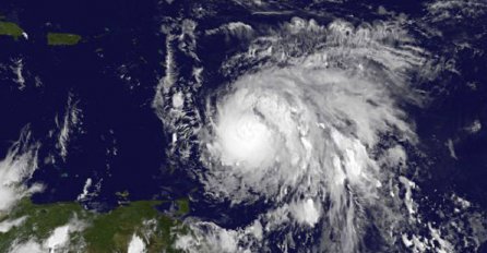 UZBUNA NE PRESTAJE: Uragan Maria ojačao na drugu kategoriju, približava se Karibima