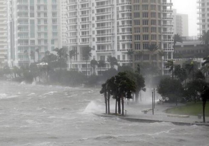 NEMA PREDAHA OD OLUJNOG NEVREMENA: Uragan Marija dostigao TREĆU KATEGORIJU i slijedi novo pustošenje KARIBA!(VIDEO)