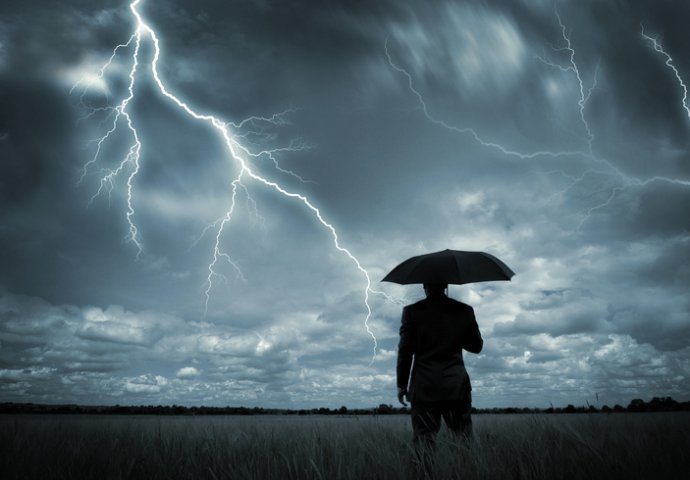 PRIBLIŽAVA SE NEVRIJEME: U narednih par sati stižu kiša i pljuskovi sa grmljavinom