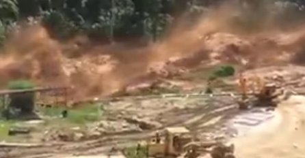STRAVIČAN SNIMAK, ZBOG JAKE KIŠE PUKLA BRANA: Ljudi počeli panično bježati dok je voda nosila sve pred sobom (VIDEO)