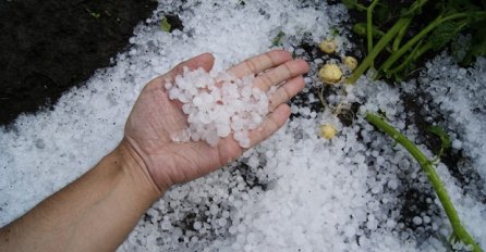 SNAŽNO NEVRIJEME POGODILO REGIJU: Grad padao punih 15 minuta, šteta ogromna!