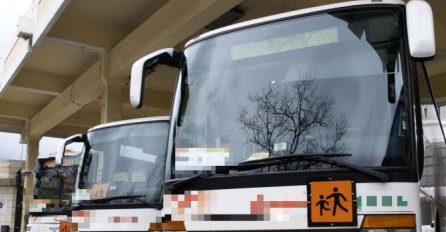 SAOBRAĆAJNA  NESREĆA: Autobus pun djece sletio s ceste, ima povrijeđenih
