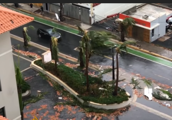 Smrtonosni uragan Maria uništava Dominikansku Republiku, broj žrtava raste, vlada panika (VIDEO)
