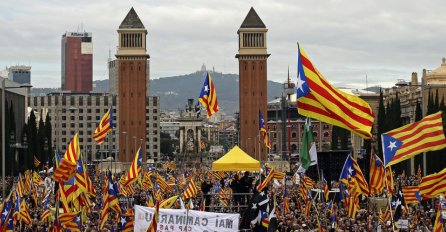 Sud odredio novčane kazne organizatorima referenduma, protesti u Barceloni