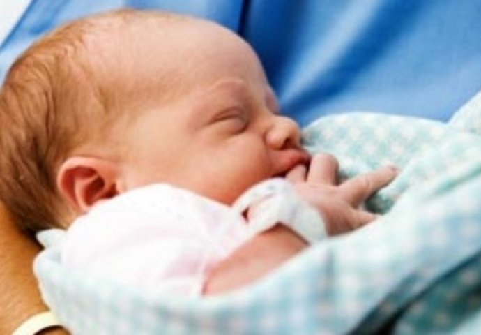 PRIČA KOJA ĆE VAS DIRNUTI DUBOKO U SRCE: Dvije bebe su zamijenjene u porodilištu, dok je jedna živjela u izobilju, druga je PROSILA NA ULICI!