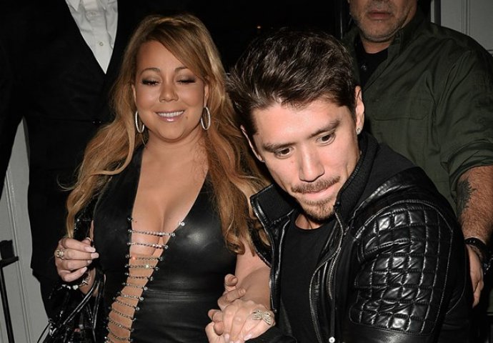 PREVIŠE SE OPUSTILA: Morate vidjeti užas koji je sinoć Mariah Carey jedva navukla na sebe (FOTO)
