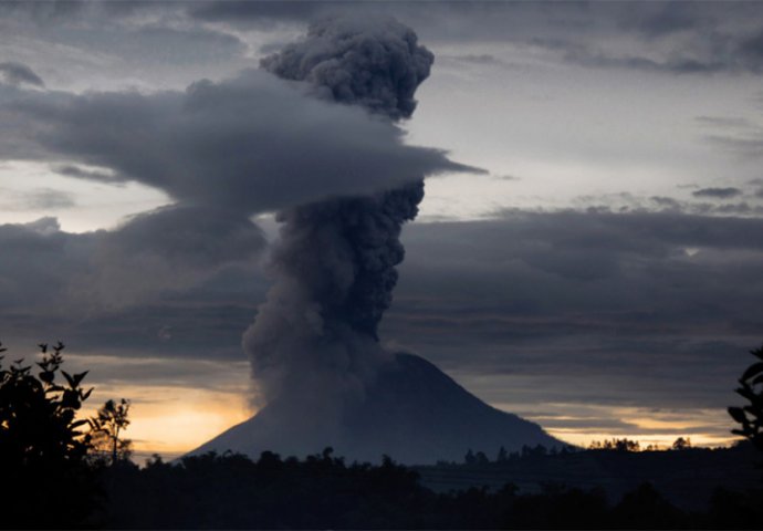 Zbog opasnosti od erupcije vulkana na Baliju evakuirano 42.000 ljudi
