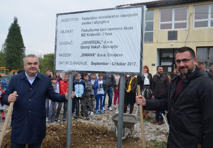 Ministar Ramić u Zvorniku: Gradimo salu za 145 povratničke djece u Križevićima