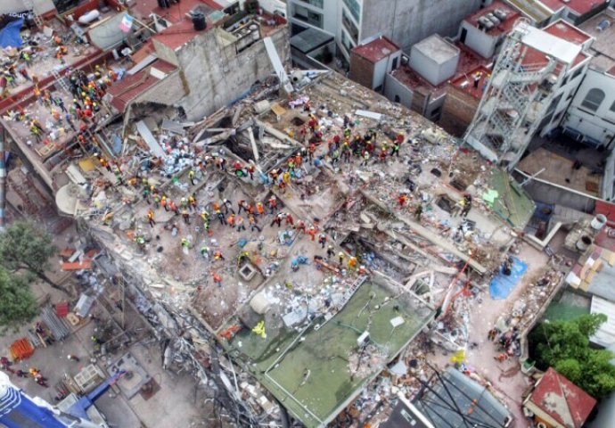 Sedmi dan nakon potresa u Meksiku spasioci nastavljaju pretraživati ruševine