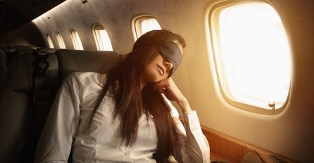 OPASNO:Šta vam se može desiti ukoliko zaspite u avionu!