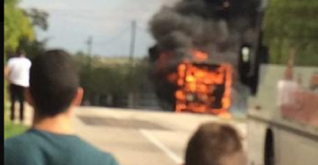 UZORK NIJE POZNAT: Zapalio se putnički autobus