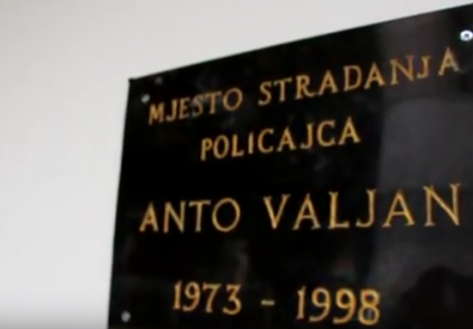 U Travniku otkrivena spomen-ploča ubijenom policajcu Anti Valjanu