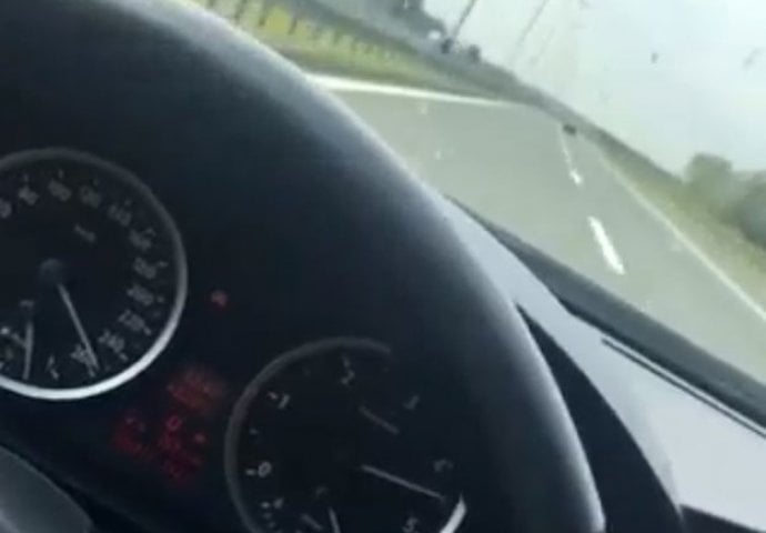 Bahatost za volanom: BMW-om jurio 260 km/h uz hit  Jovana Perišića "Drugi ljudi mogu nastradati zbog tebe" (VIDEO)