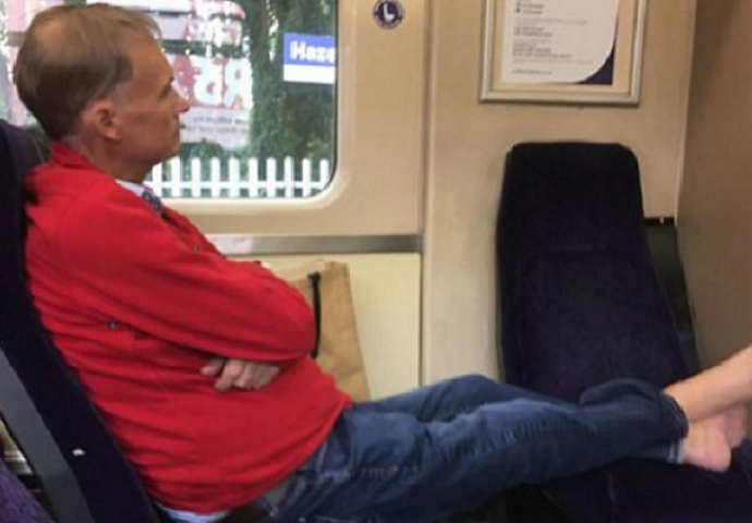 Ostao bez cipele u javnom prevozu-je li ispravno postupio ili je ipak kriv?