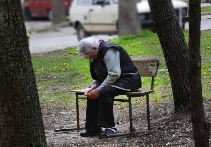 OTKRIVENA NAJSTRAŠNIJA PORODIČNA TAJNA: Niko nije znao odakle baki i dedi MODRICE, a onda je STRAVIČNA istina izašla na vidjelo!