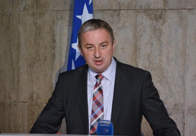 Borenović: Najavom suspenzije referenduma vlast u RS-u pokazala pravo lice