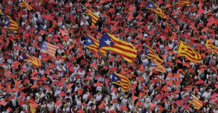 U Španiji okupljanja pristalica i protivnika referenduma u Kataloniji