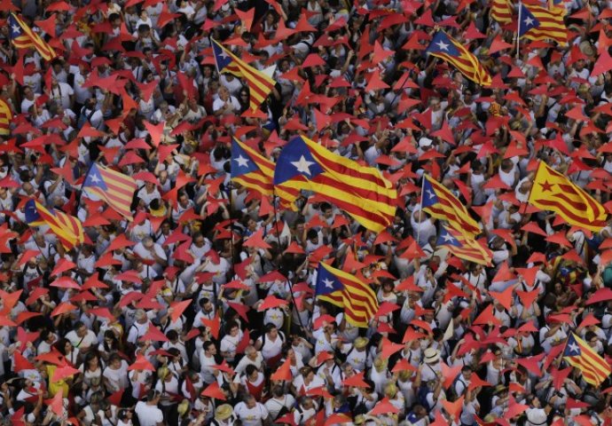 U Španiji okupljanja pristalica i protivnika referenduma u Kataloniji