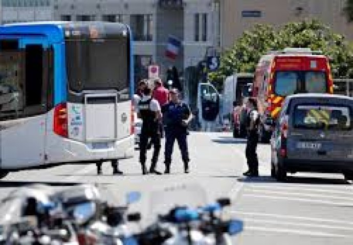 Napad u Marseju se smatra terorističkim, ubijene dvije žene