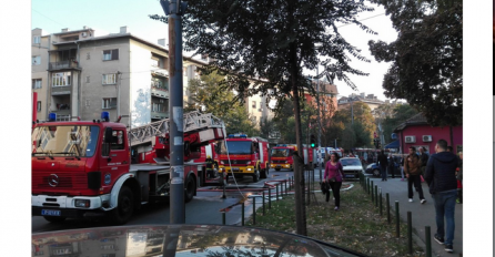 GORI ZGRADA: Sedam vatrogasnih vozila na terenu, saobraćaj u ovom dijelu grada obustavljen