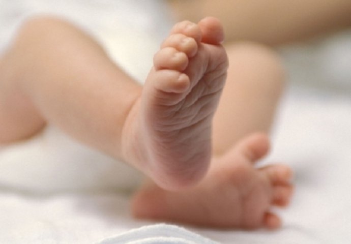 NAJGORI STRAH SVIH ROSITELJA: Slučajno zaspala pored bebe, kada se probudila uslijedio je HOROR!
