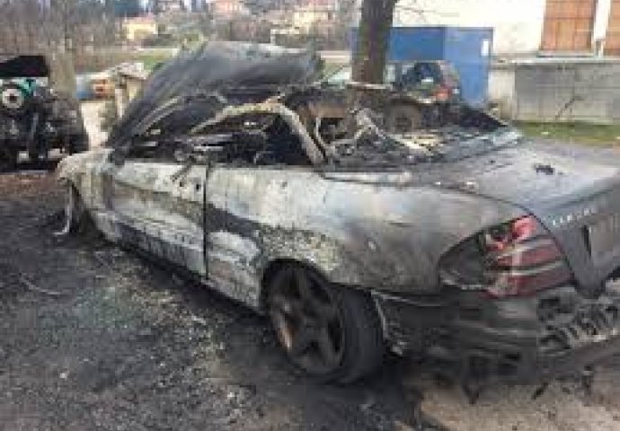 Kod Splita zapaljen Mercedes: "Nekome je smetao pa ga je potpalio" policija istražuje slučaj